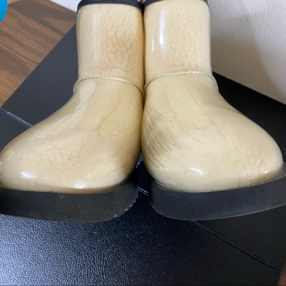 UGG cream / black Classic Clear Mini waterproof boots 10 - Picture 7 of 16